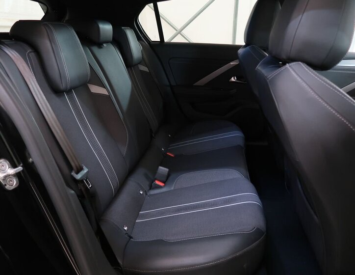 Opel Astra Hatchback 1,2 l 96 kw