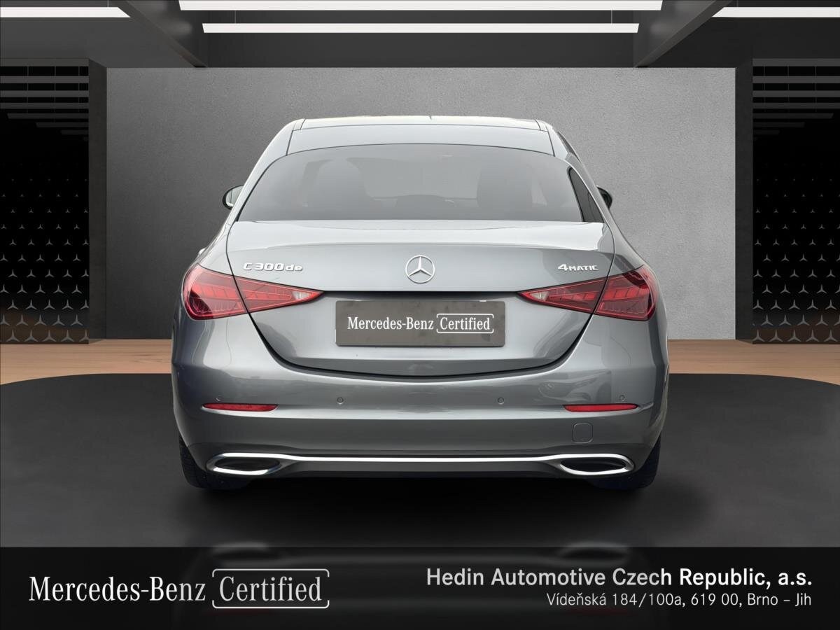 Mercedes-Benz Třídy C Sedan 2,0 l 145 kw