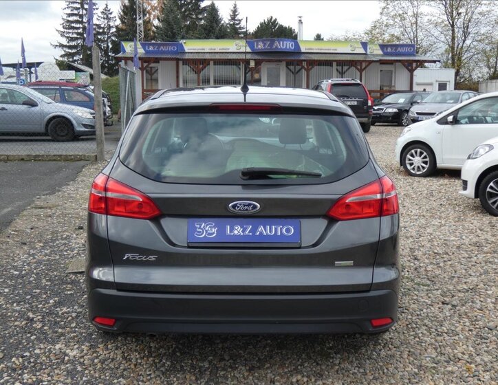 Ford Focus Kombi 999,0 74 kw