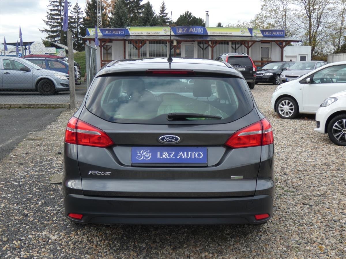 Ford Focus Kombi 999,0 74 kw