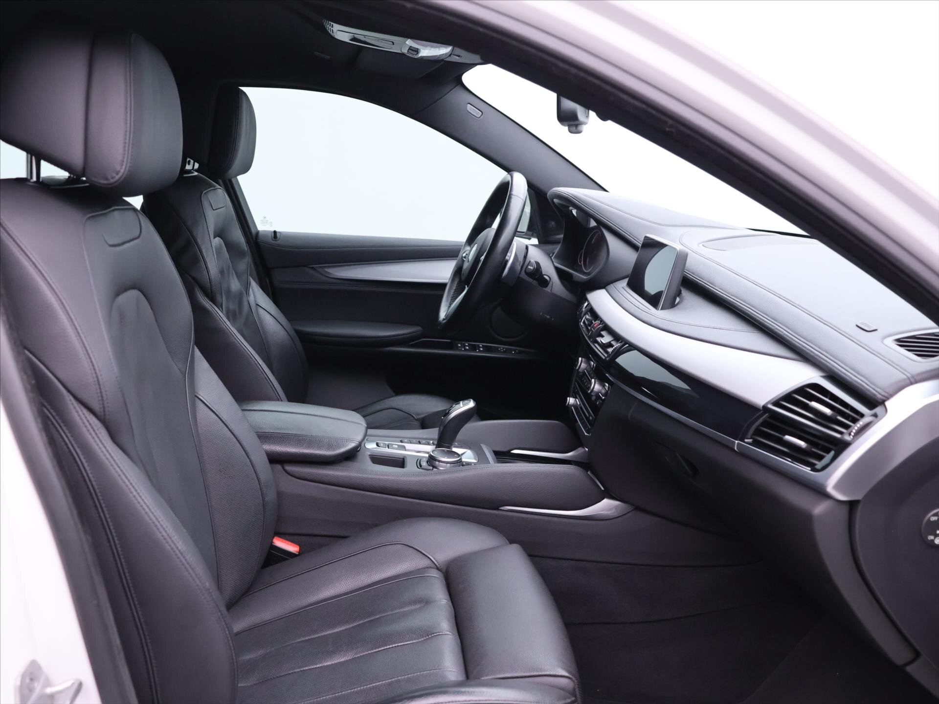 BMW X6 SUV 3,0 l 280 kw