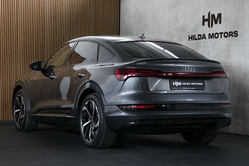 Audi e-tron SUV / Terénní 0,0 300 kw