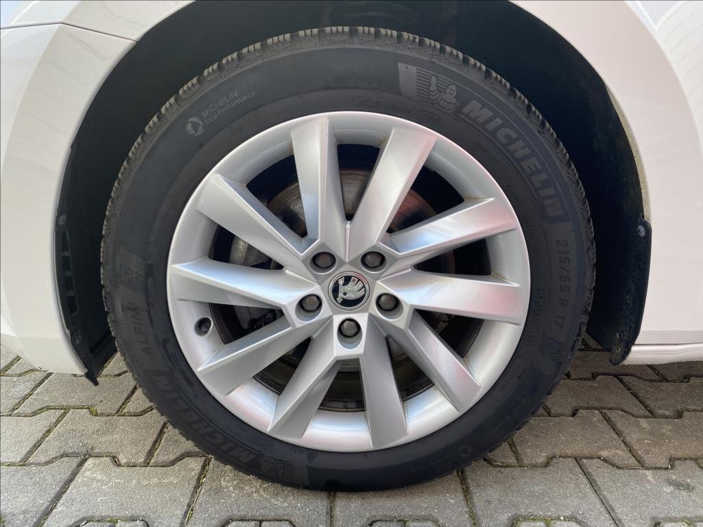 Škoda Superb Kombi 2,0 l 110 kw