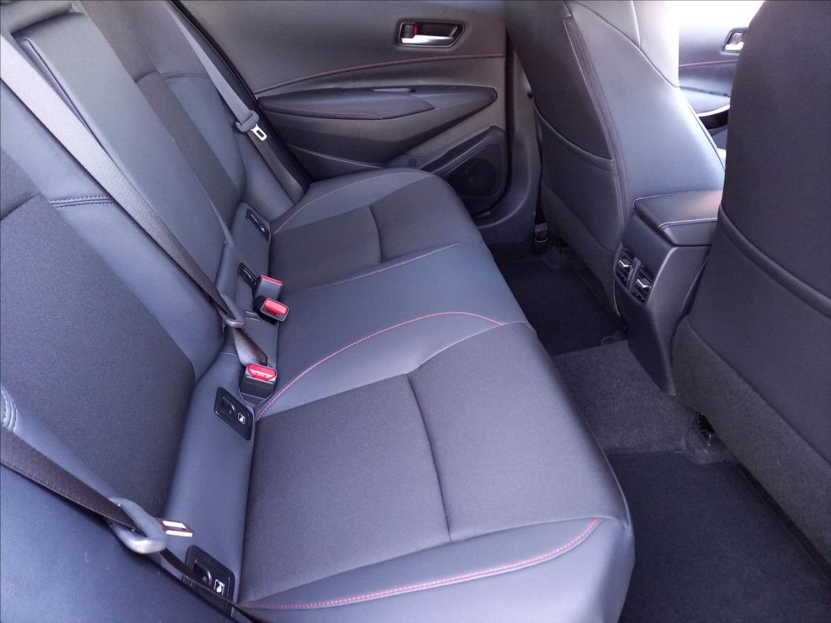 Toyota Corolla Kombi 2,0 l 112 kw