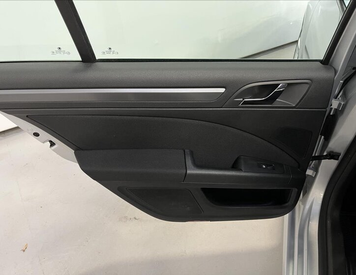 Škoda Superb Liftback 2,0 l 103 kw