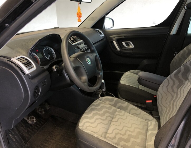 Škoda Roomster 9
