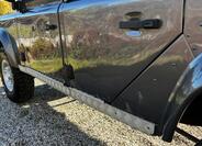 Land Rover Defender 20