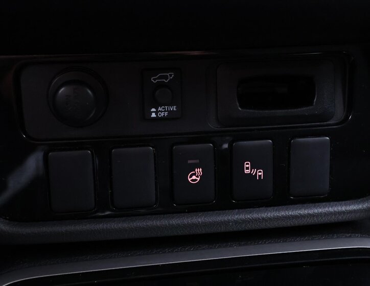 Mitsubishi Outlander SUV / Terénní 2,0 l 110 kw