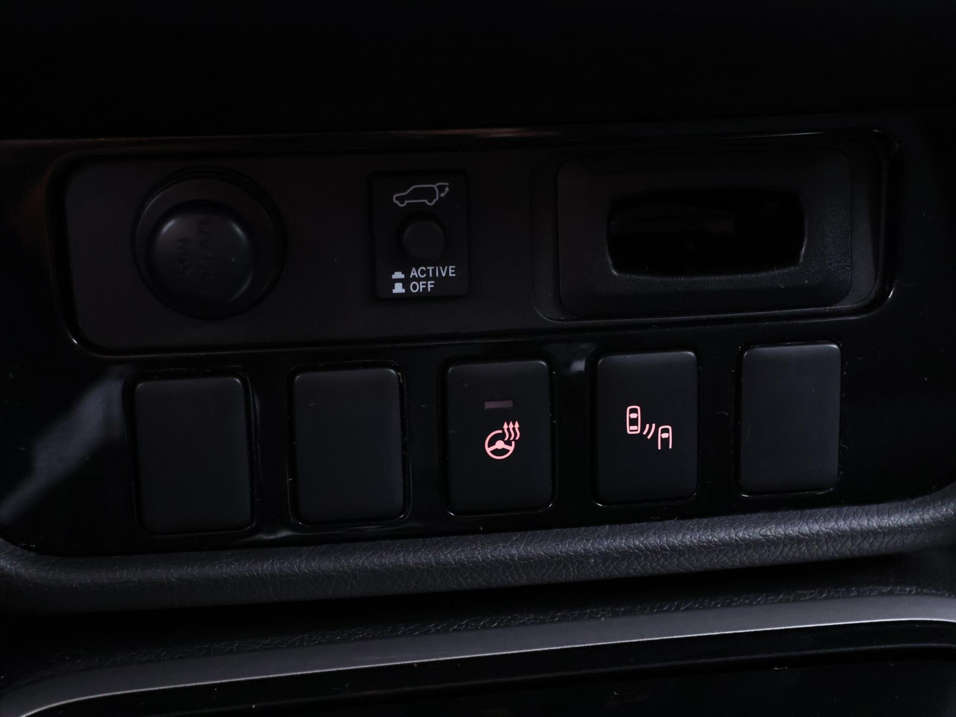 Mitsubishi Outlander SUV / Terénní 2,0 l 110 kw