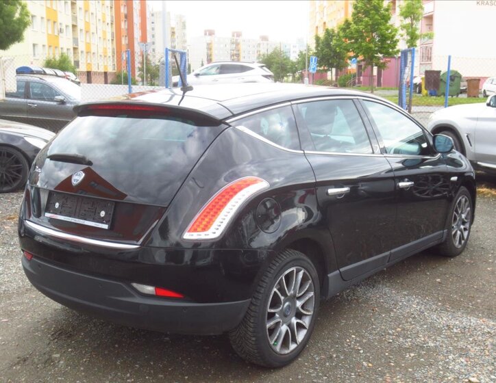 Lancia Delta Hatchback 1,4 l 88 kw