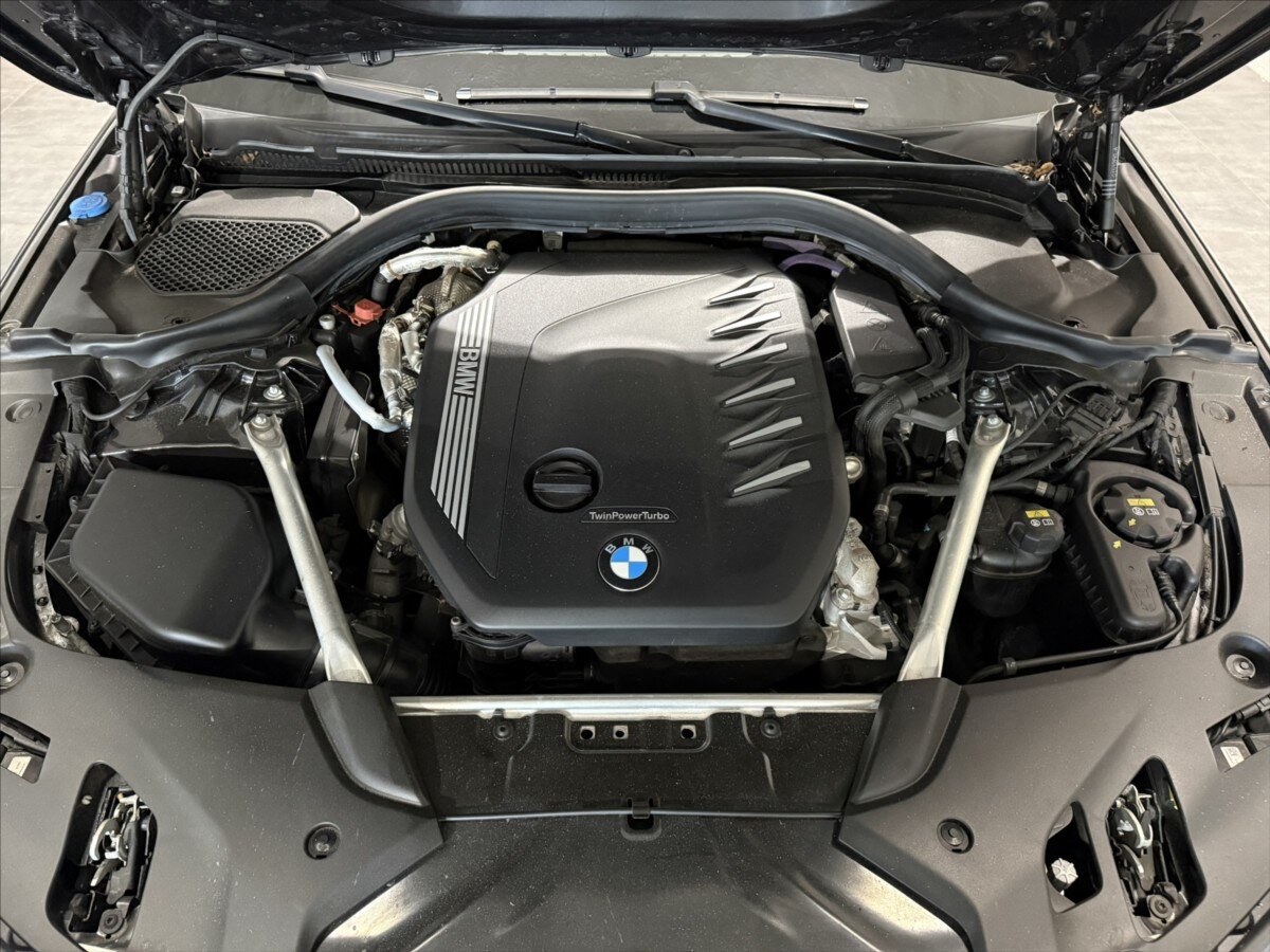 BMW Řada 5 Kombi 3,0 l 210 kw