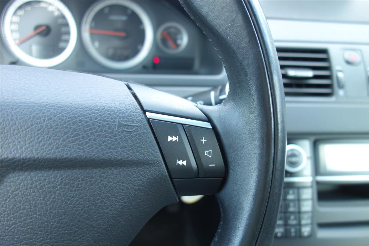 Volvo XC90 SUV 2,4 l 147 kw