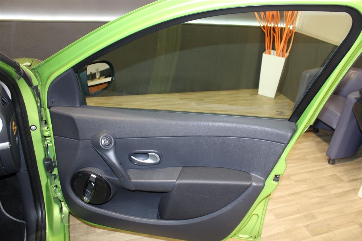 Renault Clio Hatchback 1,1 l 55 kw