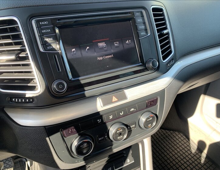 Volkswagen Sharan MPV 2,0 l 110 kw