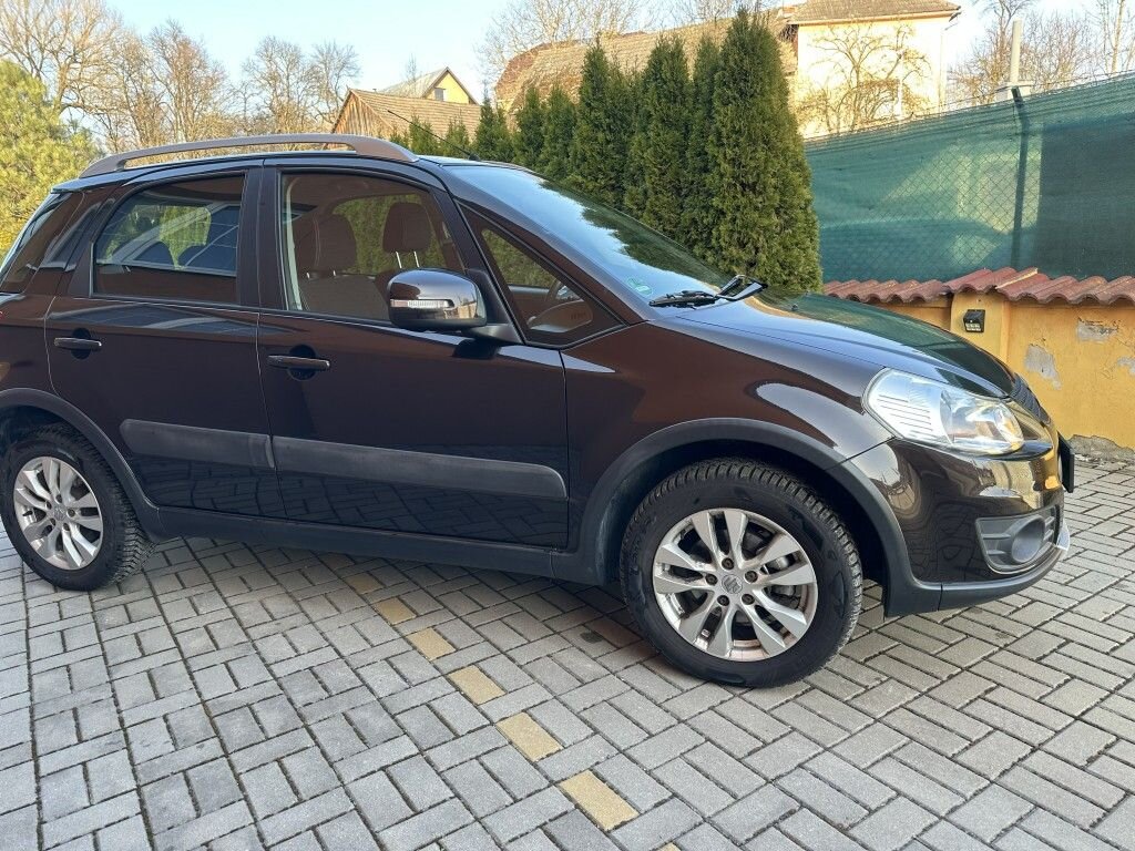 Suzuki SX4 Hatchback 1,6 l 88 kw