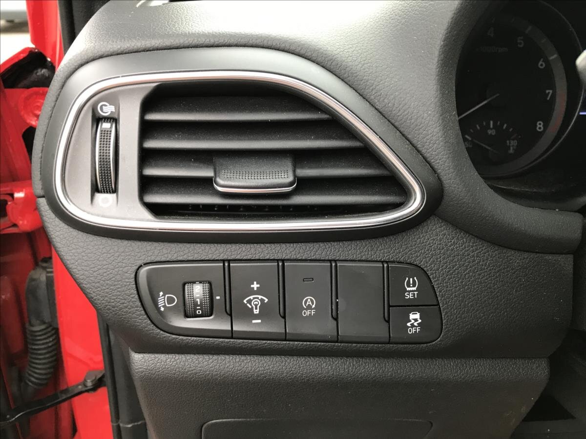 Hyundai i30 Kombi 998,0 88 kw