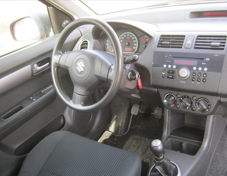 Suzuki Swift Hatchback 1,3 l 67 kw