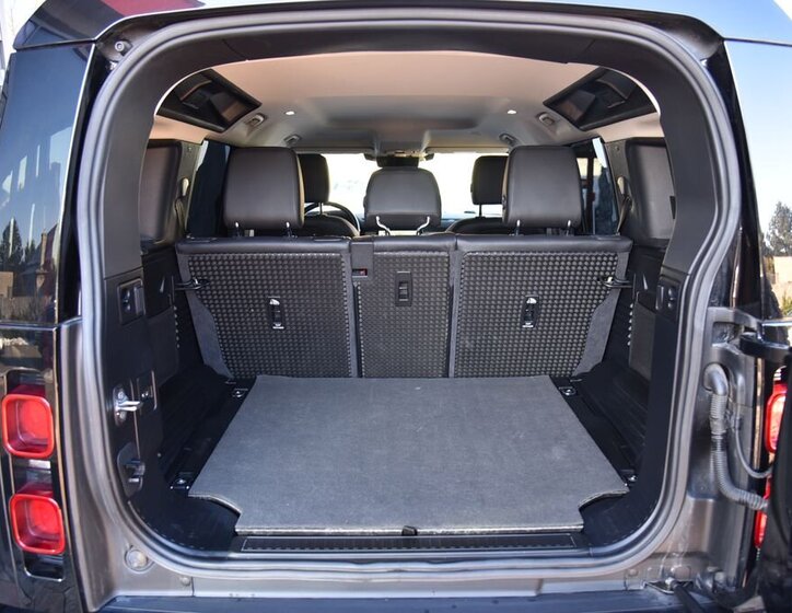 Land Rover Defender SUV 3,0 l 183 kw