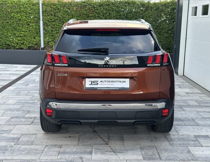 Peugeot 3008 SUV / Terénní 1,2 l 96 kw
