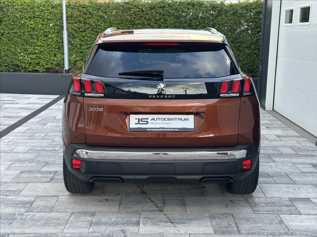 Peugeot 3008 SUV / Terénní 1,2 l 96 kw