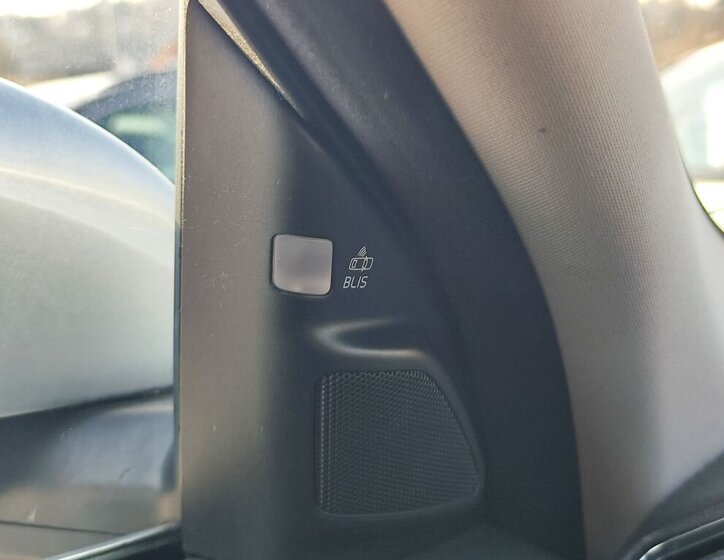 Volvo XC70 Kombi 2,4 l 151 kw