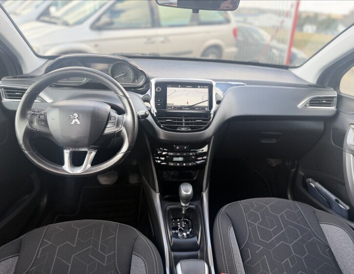 Peugeot 2008 SUV / Terénní 1,2 l 81 kw