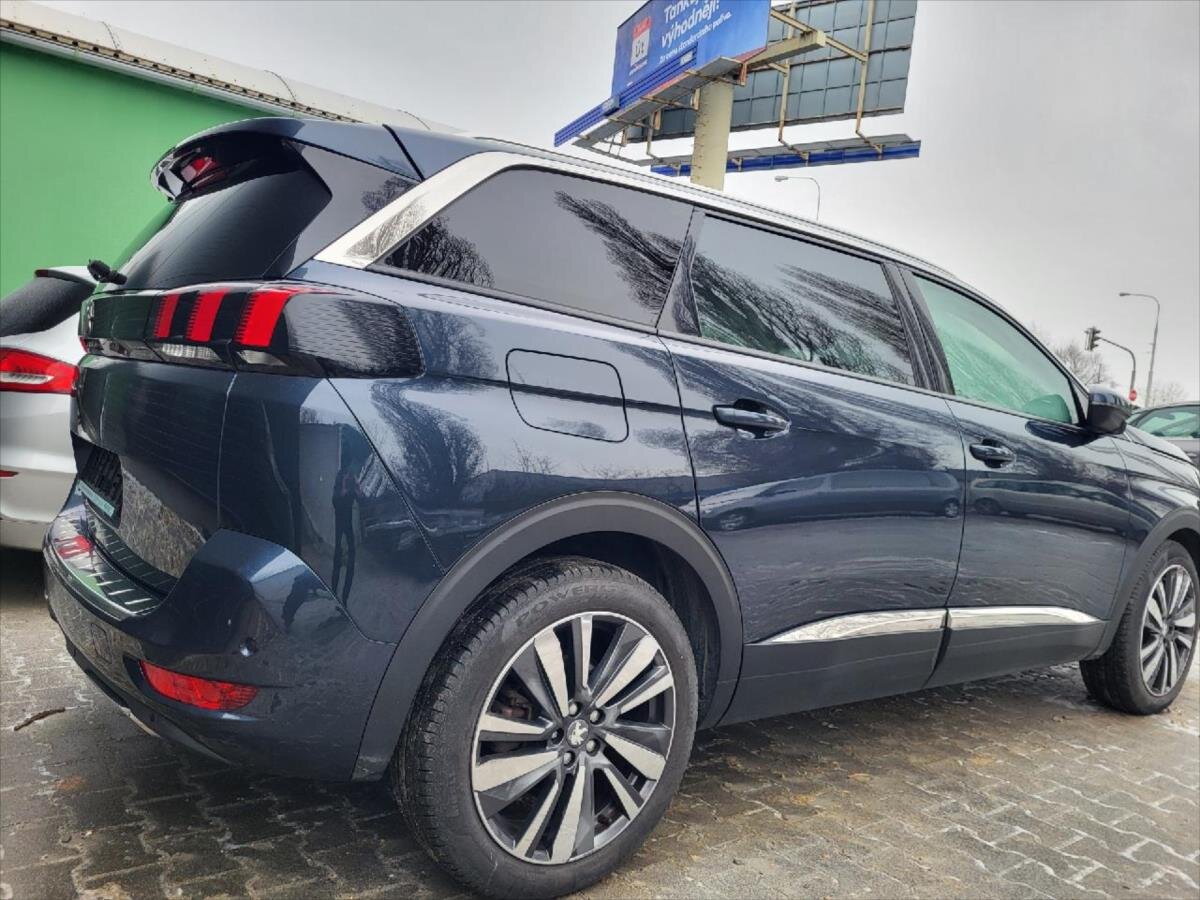 Peugeot 5008 SUV 1,5 l 96 kw