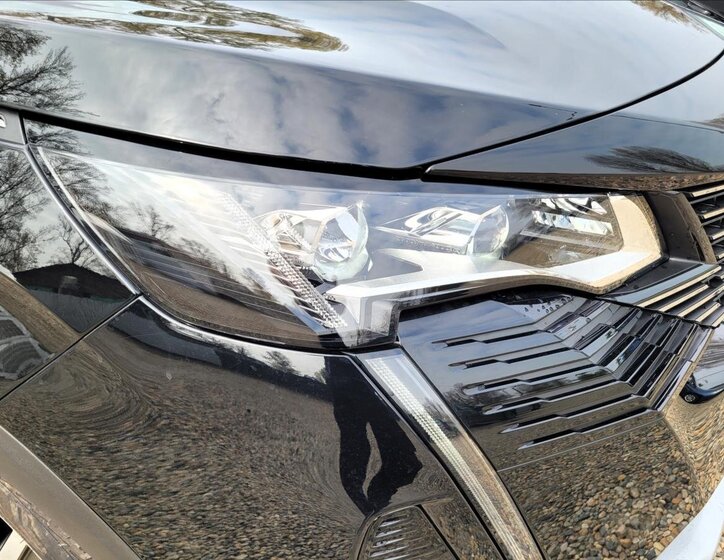 Peugeot 3008 SUV / Terénní 1,6 l 165 kw