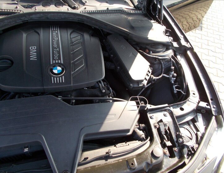 BMW Řada 3 Sedan / Limuzína 2,0 l 135 kw