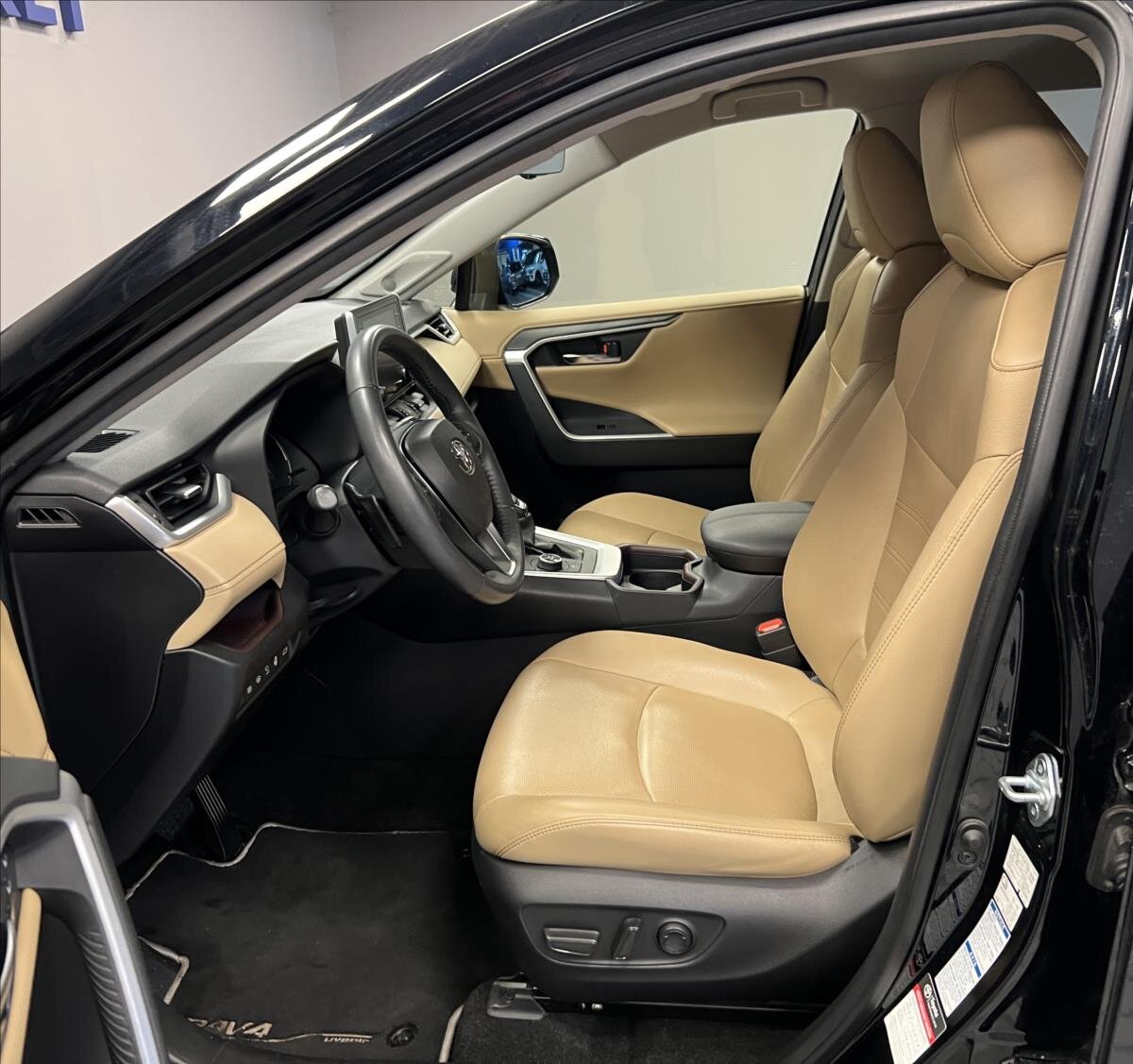 Toyota RAV4 SUV / Terénní 2,5 l 131 kw