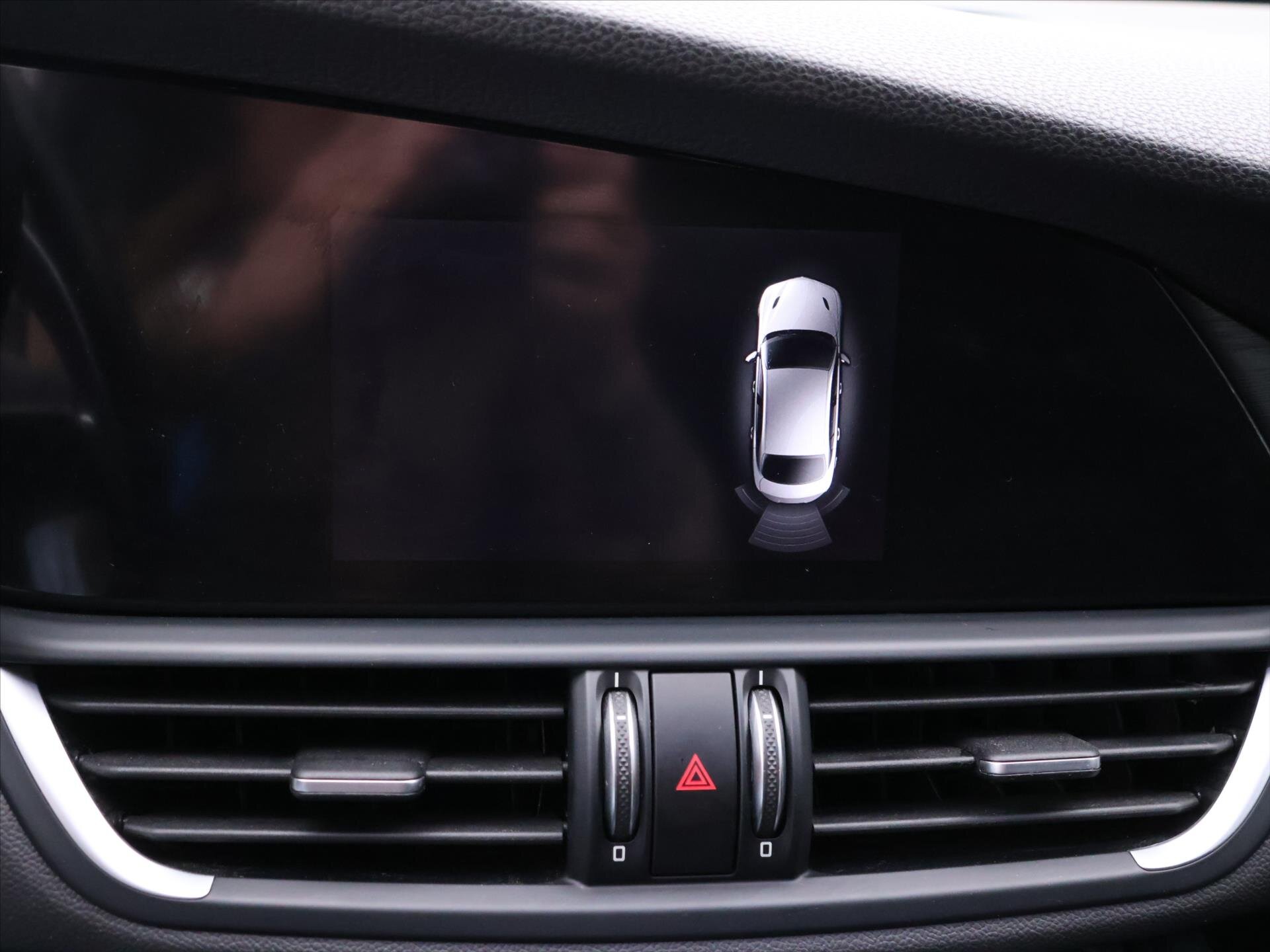 Alfa Romeo Giulia Sedan / Limuzína 2,1 l 110 kw