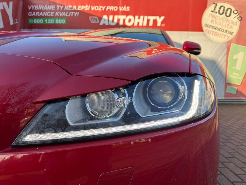 Jaguar XF