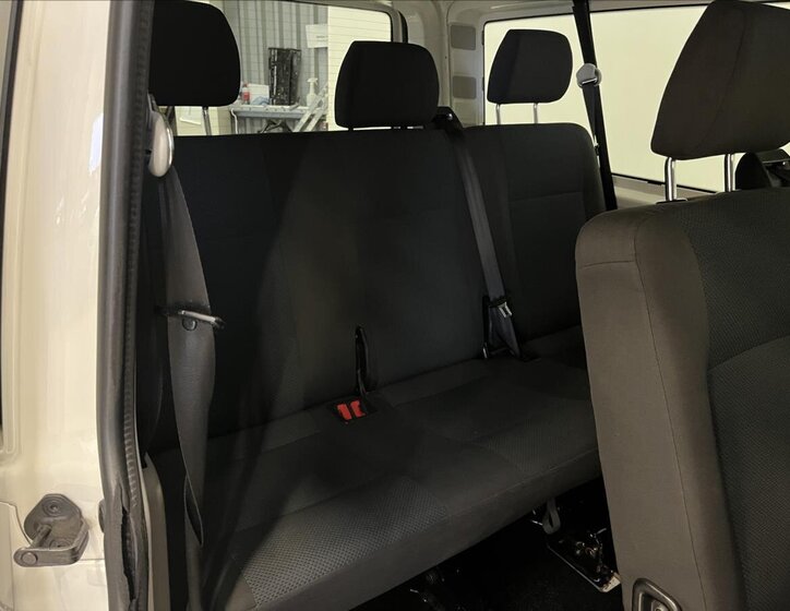 Volkswagen Transporter Kombi 2,0 l 75 kw