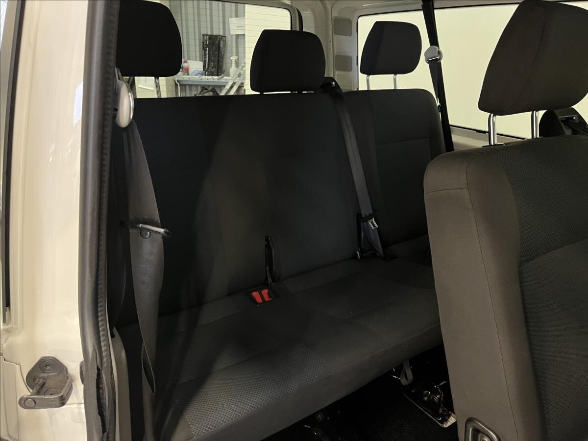 Volkswagen Transporter Kombi 2,0 l 75 kw