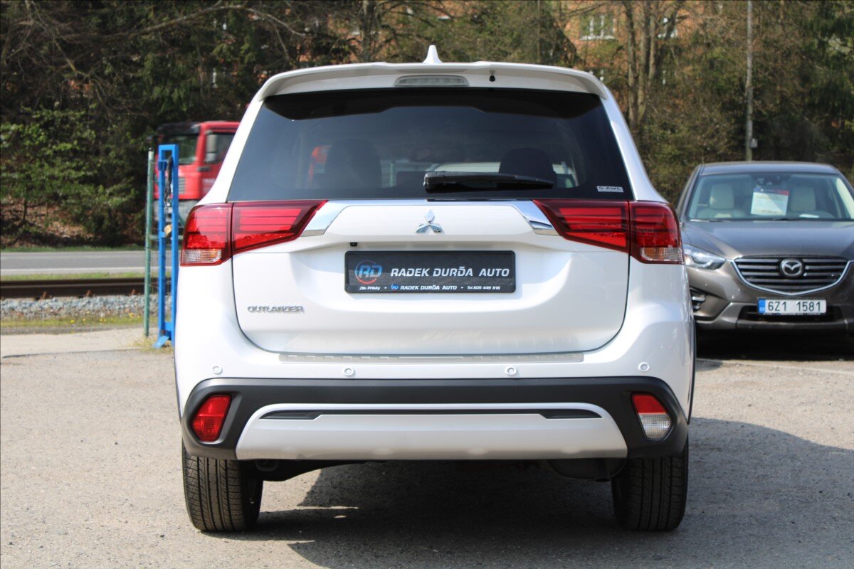Mitsubishi Outlander SUV / Terénní 2,0 l 110 kw