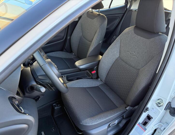 Toyota Yaris Cross 8