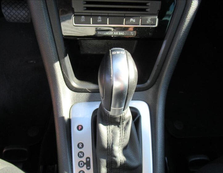 Volkswagen Sharan MPV 2,0 l 103 kw