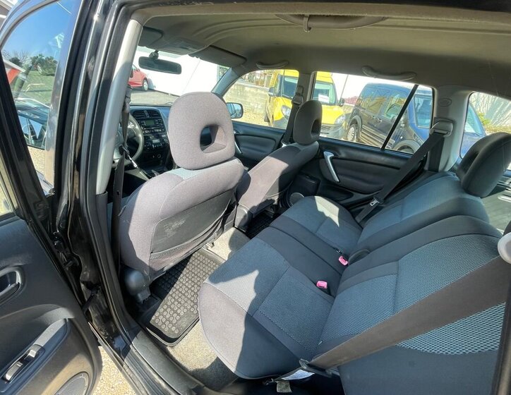 Toyota RAV4 SUV / Terénní 2,0 l 85 kw