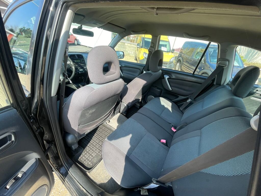 Toyota RAV4 SUV / Terénní 2,0 l 85 kw