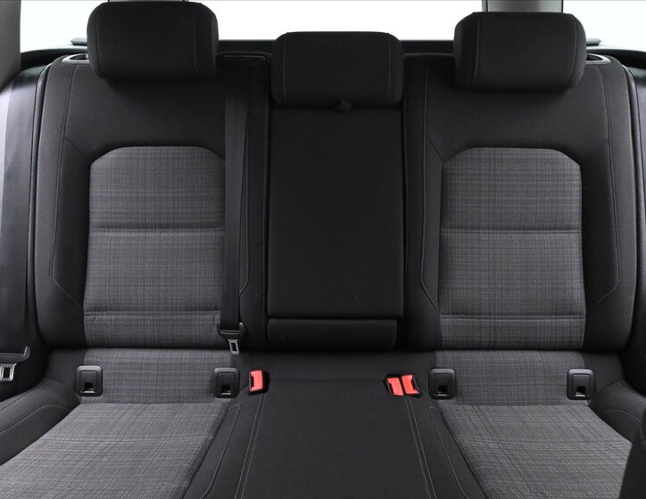 Volkswagen Passat Kombi 2,0 l 90 kw