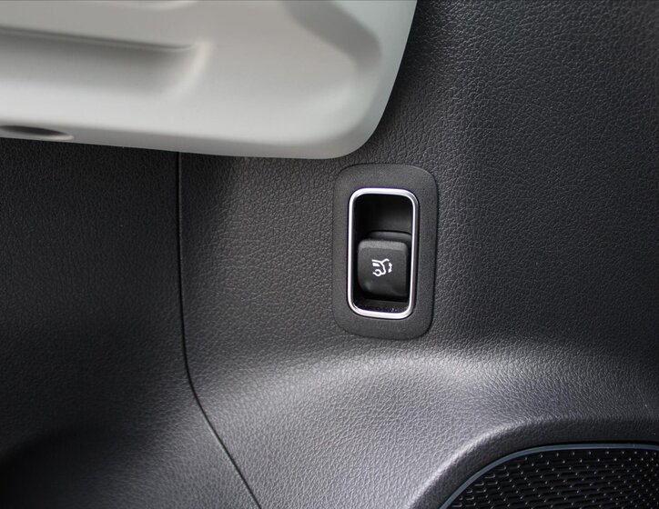 Mercedes-Benz GLA 30