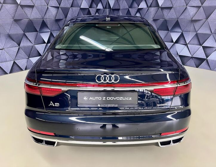 Audi A8 6
