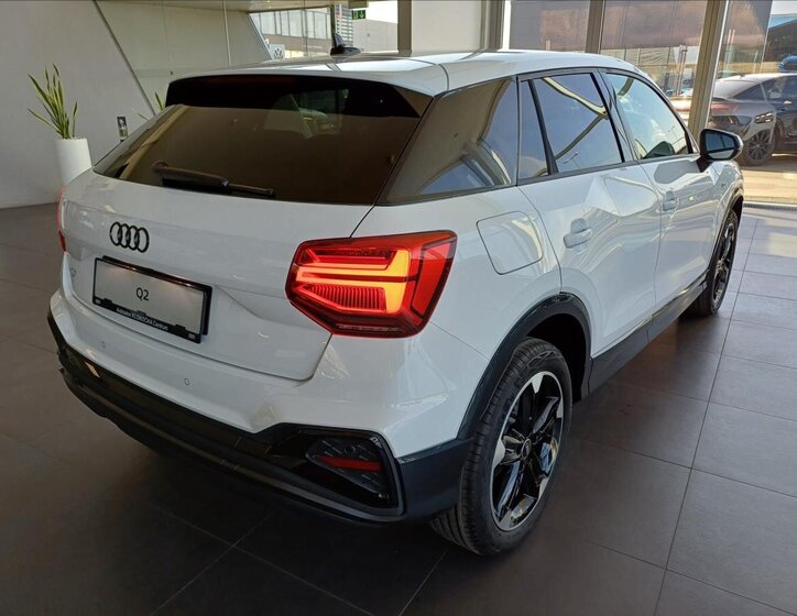Audi Q2 5