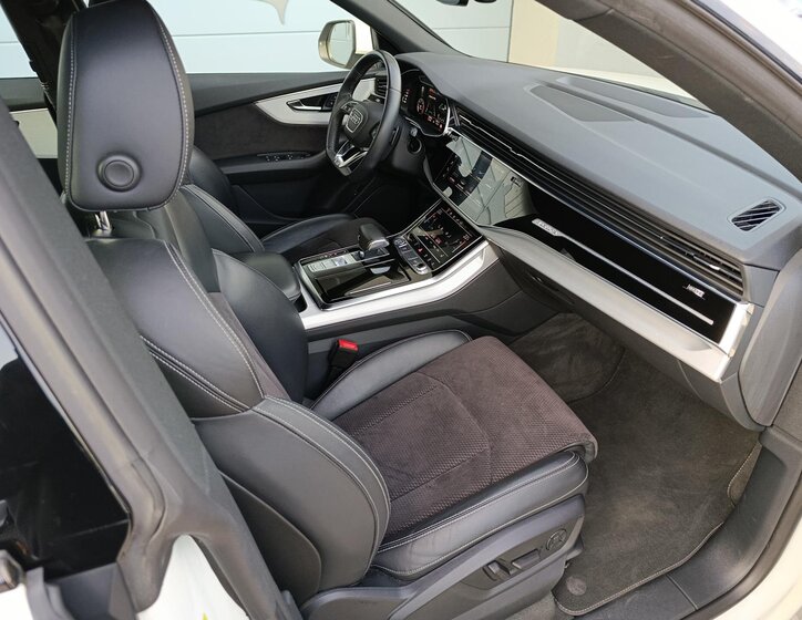Audi Q8 SUV / Terénní 3,0 l 210 kw