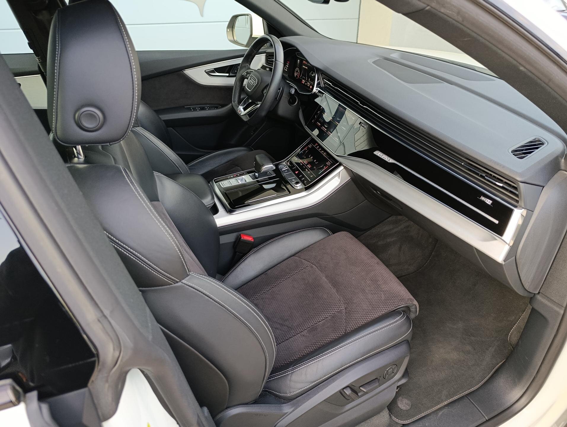 Audi Q8 SUV / Terénní 3,0 l 210 kw