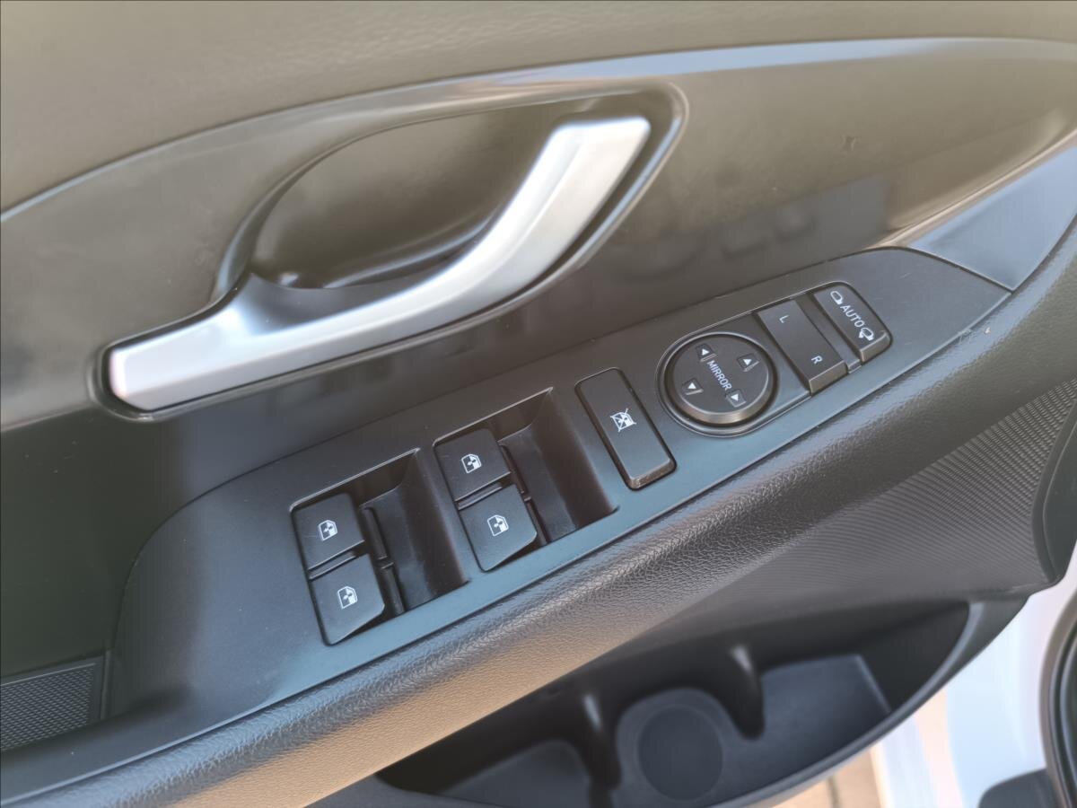 Hyundai i30 Kombi 998,0 88 kw