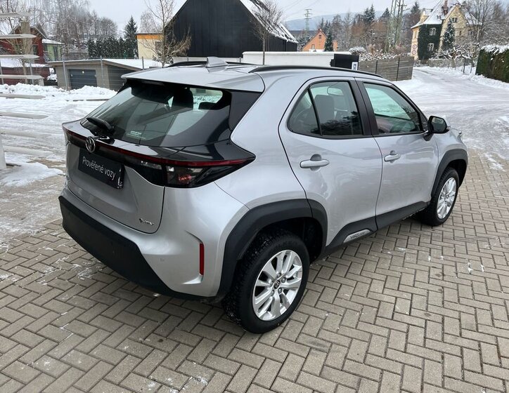 Toyota Yaris Cross SUV 1,5 l 68 kw