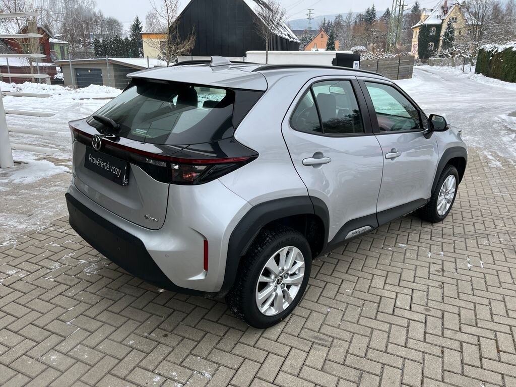 Toyota Yaris Cross SUV 1,5 l 68 kw