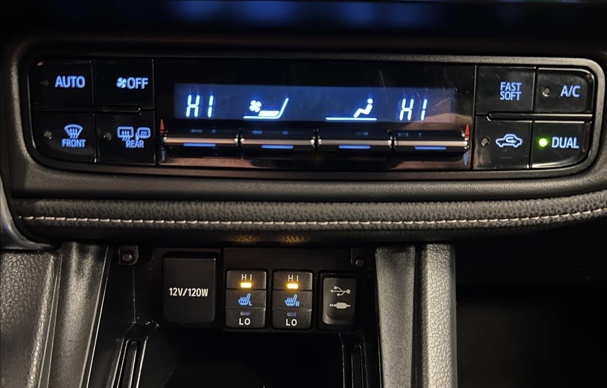 Toyota Corolla Sedan 1,6 l 97 kw