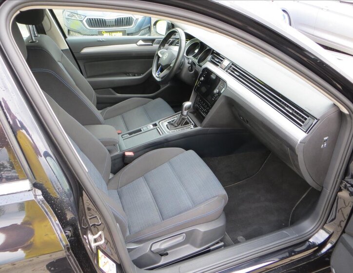 Volkswagen Passat 11